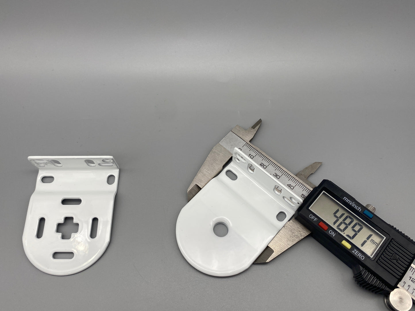 Pair of Replacement Roller Blinds Brackets Set - Metal Brackets - for 32mm System - Parts4Blinds