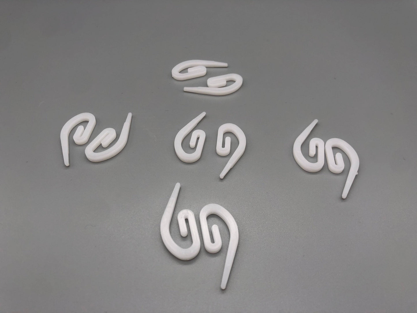 Heavy Duty Curtain Hooks - Durable Plastic Various Pack Sizes - White - Parts4Blinds